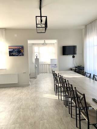 Хостелы SANTORINI HOSTEL and TOUR Ереван Общий номер для мужчин с 6 кроватями-7