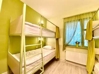 Хостелы SANTORINI HOSTEL and TOUR Ереван Кровать в общем 6-местном номере для женщин-16
