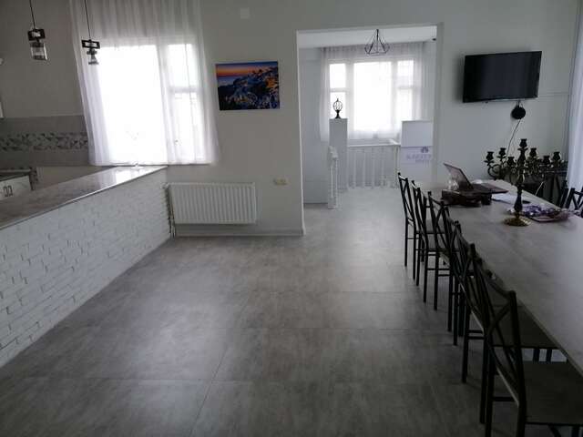 Хостелы SANTORINI HOSTEL and TOUR Ереван-28